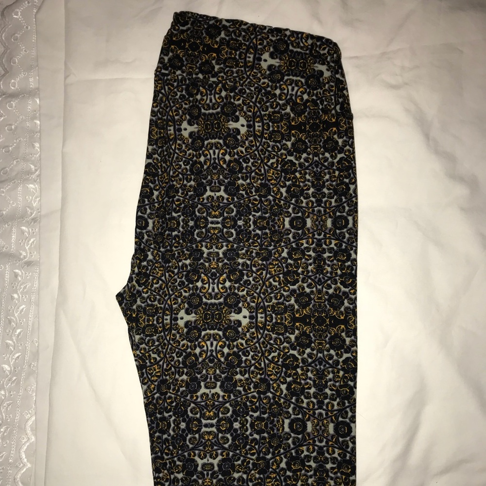 Lularoe tall and curvy leggings